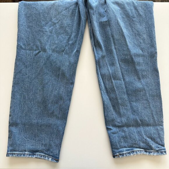 Abercrombie & Fitch Curve Love High Rise Mom Jean - Picture 7 of 7